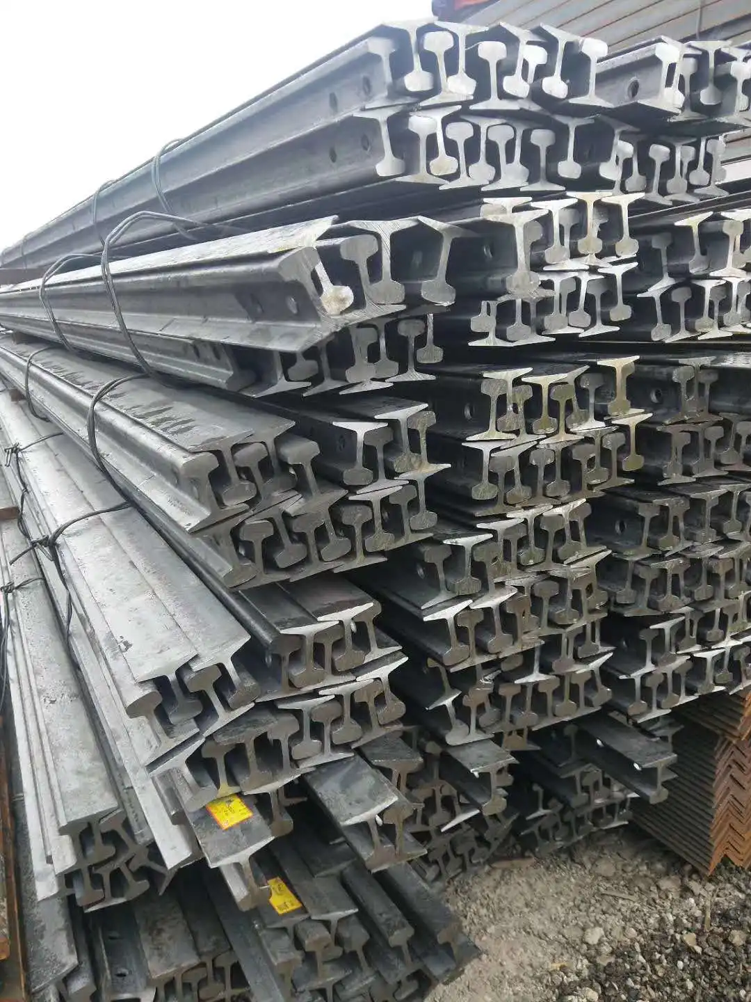 P8 P12 P15 P18 P22 P24 Carbon Steel Rail - Image 2