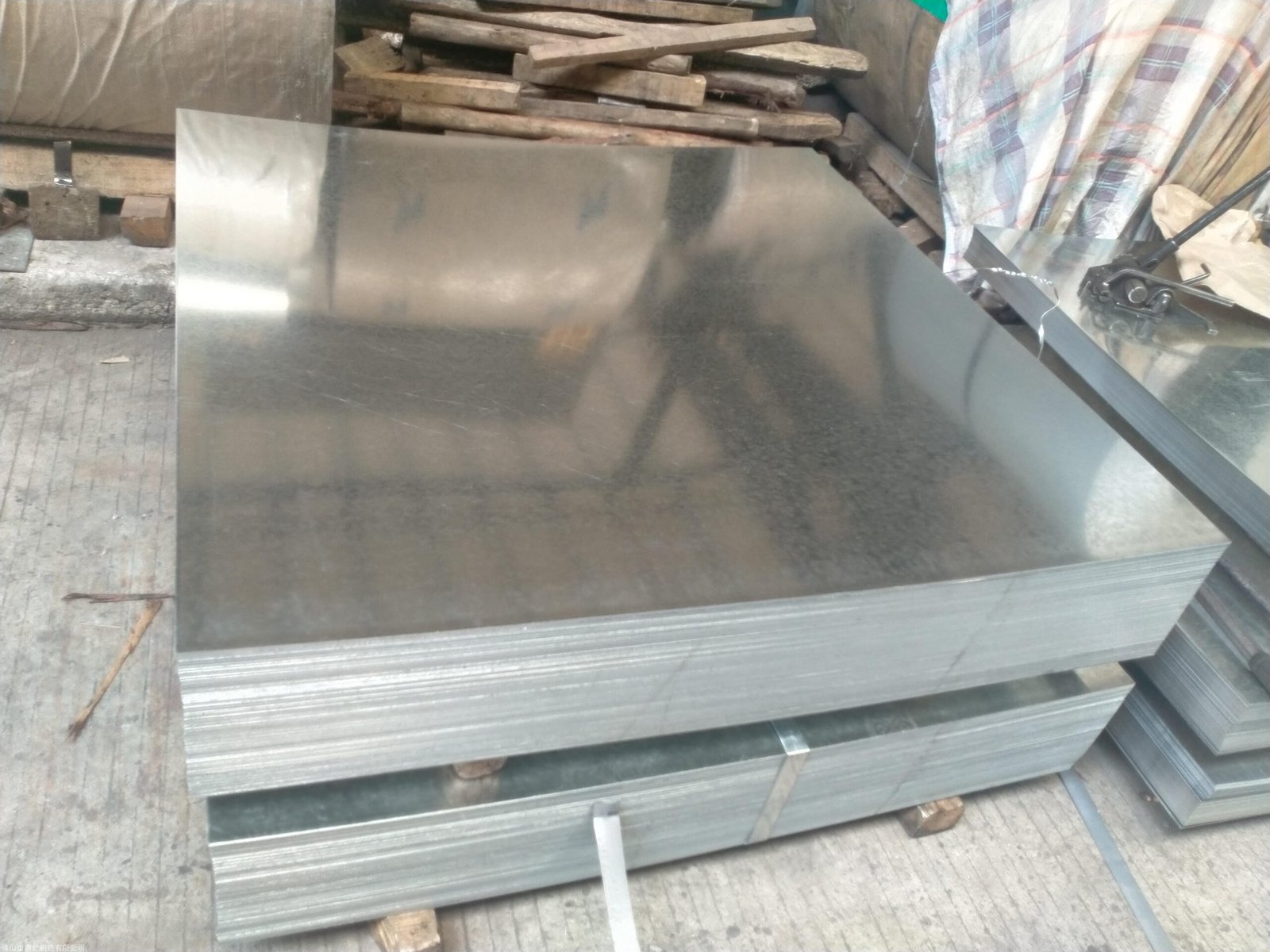 China Standard S350GD+AZ S300GD+AZ S250GD+AZ Dx51d Dx52D Dx54D Hoe DIP Galvanized Sheet - Image 2